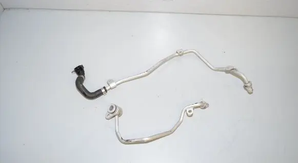 Engine coolant pipe/hose