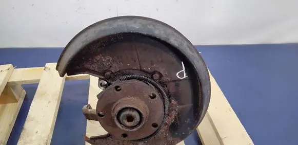 Audi A8 S8 D2 4D Front wheel hub spindle knuckle