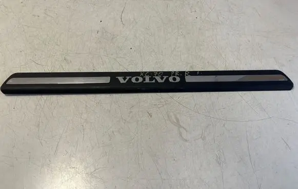 Volvo XC70 Front sill trim cover 8659960