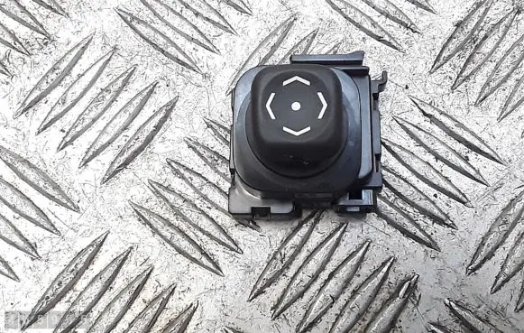 Lexus ES 300h (6th Gen) Steering wheel adjustment switch 
