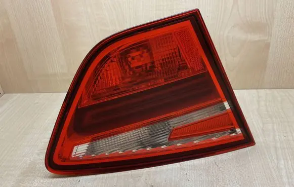Seat Toledo IV (NH) Rear/tail lights 18491001 UM7