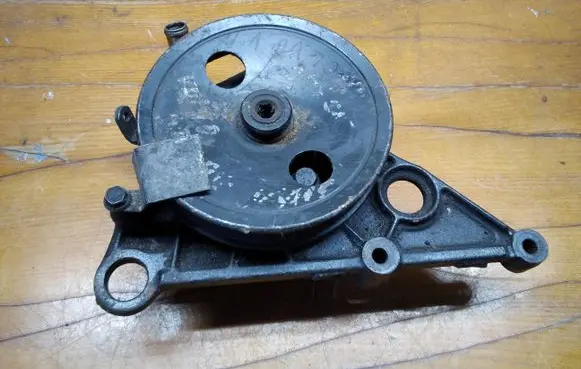 Volvo S40, V40 Power steering pump 9125202