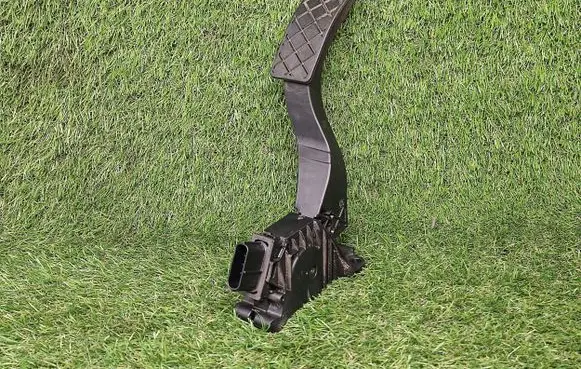 Volkswagen Jetta USA Accelerator throttle pedal 5QM723503 6PV93515200