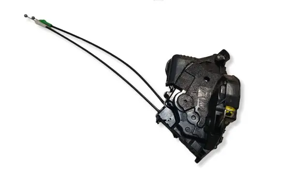 Toyota Yaris Front door lock 