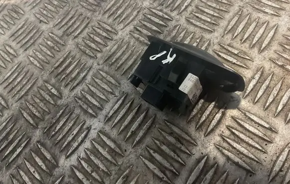 Toyota Corolla Verso AR10 Electric window control switch
