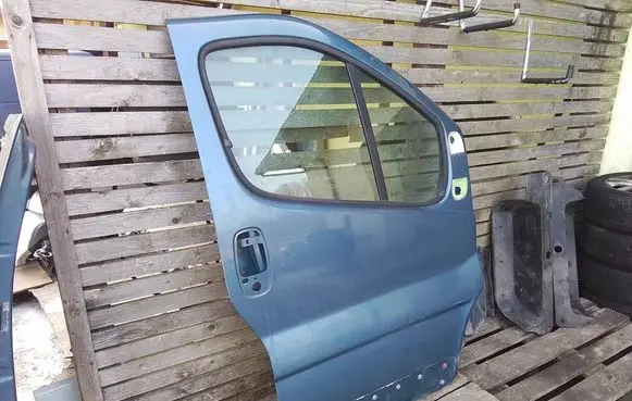 Opel Vivaro Front door BLUE