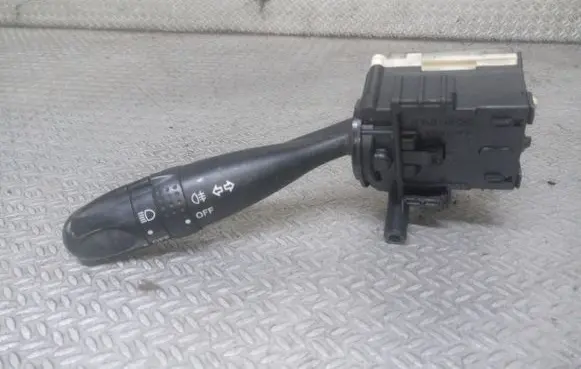 Toyota Yaris Verso Indicator stalk 1736481