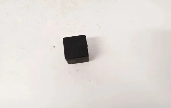 Volkswagen Golf III Other relay 4671001