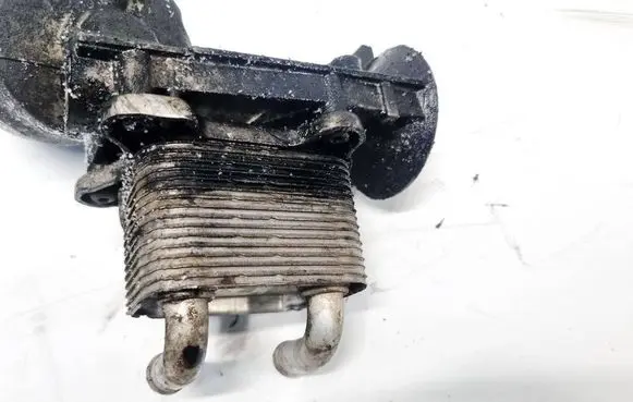 Opel Astra H Engine oil radiator 8972270080