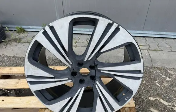 Audi Q8 e-tron R22 alloy rim 4KE601025AM