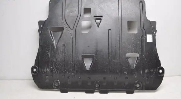 Volvo XC40 Engine splash shield/under tray 32241301