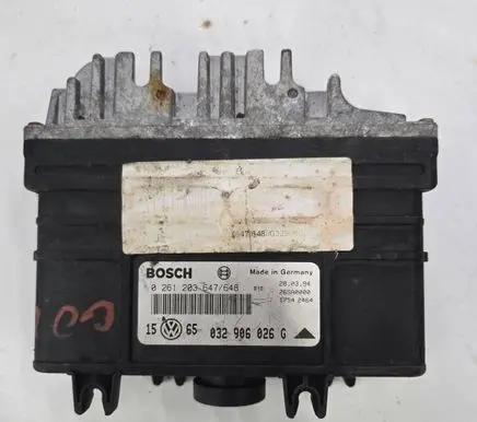 Volkswagen Golf III Engine control unit/module 032906026G 26SA0000 0261203647