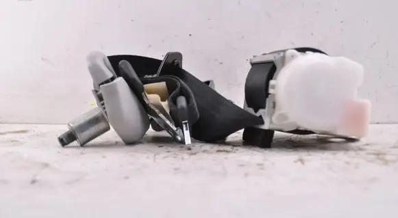 Toyota Yaris Middle seatbelt (rear) 7G5190 407375