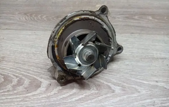Volvo V70 Water pump
