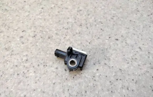 Mercedes-Benz CLA C117 X117 W117 Airbag deployment crash/impact sensor A1668210151