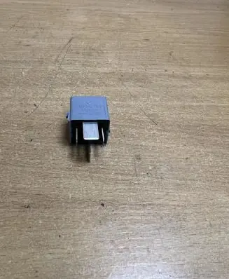 Mercedes-Benz ML W164 Other relay 0025422619 F1883