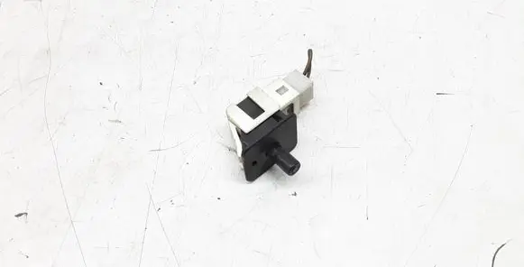 Mercedes-Benz E W211 Front door sensor 2028209410