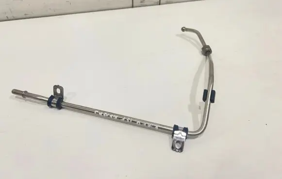 BMW 2 F46 Fuel line pipe 7639981