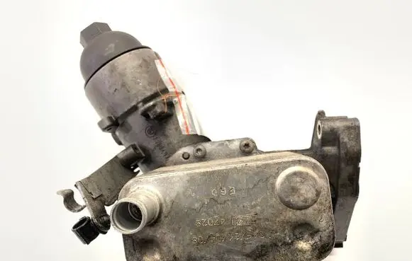 Oil filter mounting bracket