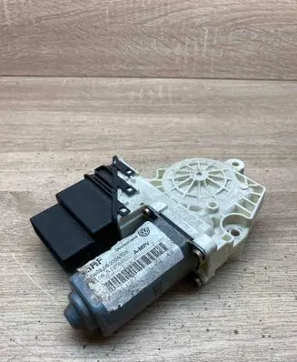 Volkswagen Touran I Rear door window regulator motor 1K0959704B 993425100