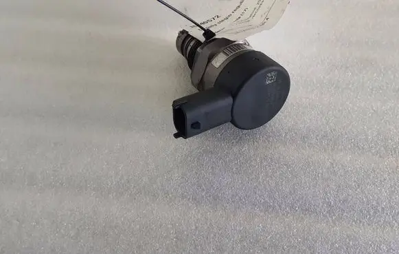 Maserati Levante Fuel pressure regulator 0281006209 515290318