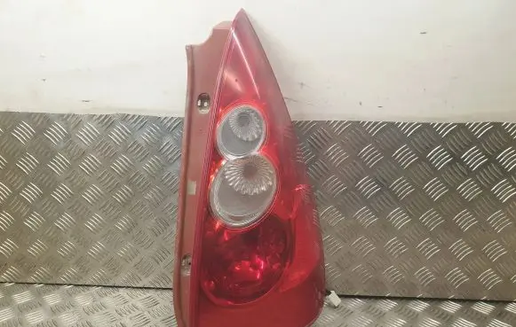 Mazda 5 Rear/tail lights P4830R