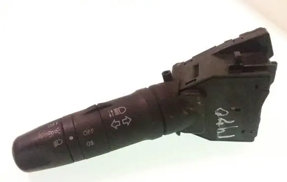 Nissan Primera Indicator stalk 25540AV620