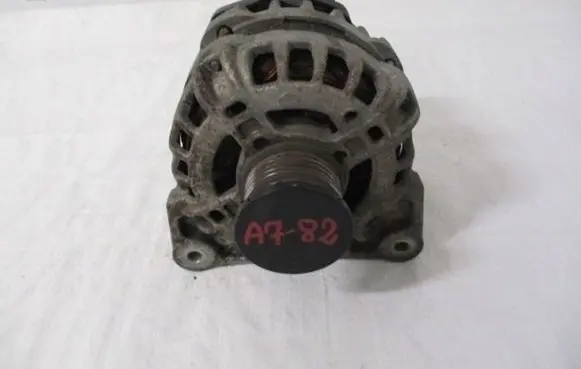 Renault Clio IV Generator/alternator 231008593R
