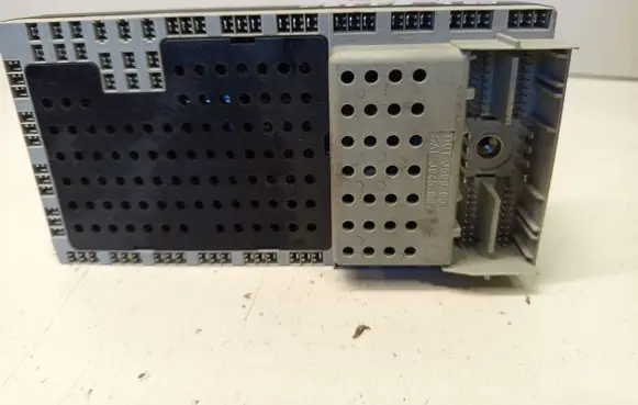 Volvo S60 Fuse module 8633872 9452596