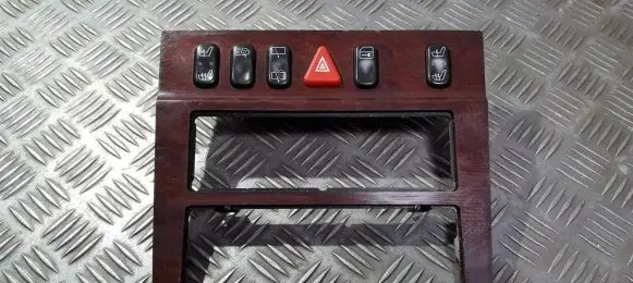 Mercedes-Benz E W210 Hazard light switch 2108200151 679305