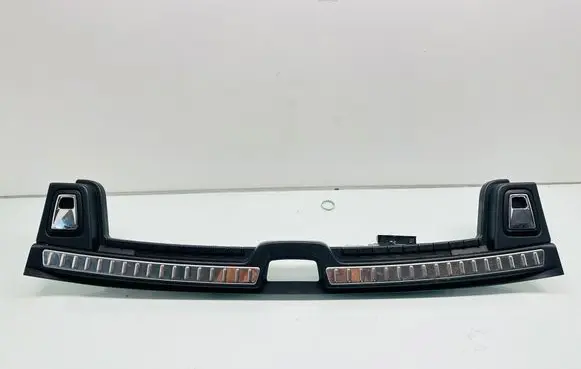 Trunk/boot sill cover protection