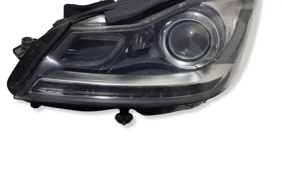 Mercedes-Benz C W204 Headlight/headlamp 030127068104GG LE09D6220 LE09C6220