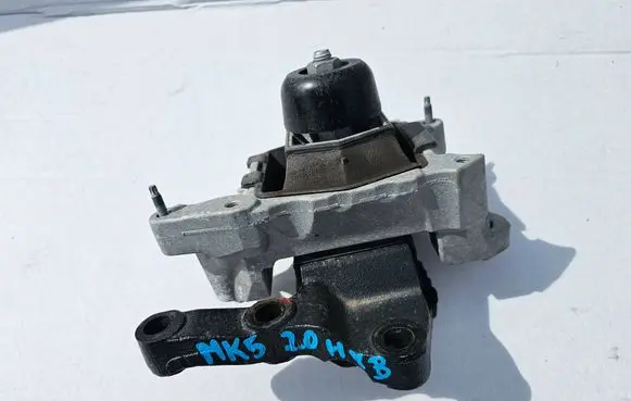 Ford Mondeo MK V Gearbox mount DG937M121DF