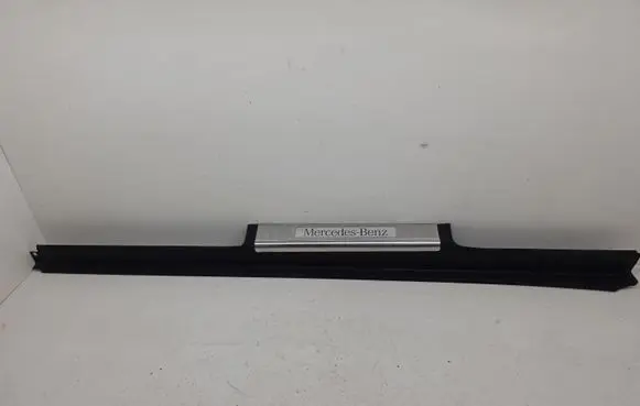 Mercedes-Benz R W251 Front sill trim cover A2516800035