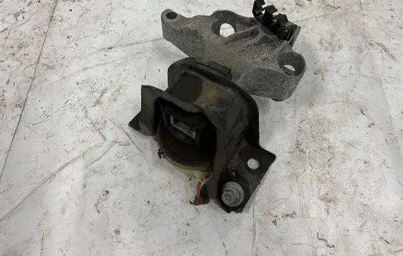 Renault Clio IV Engine mount vacuum valve 113758078R