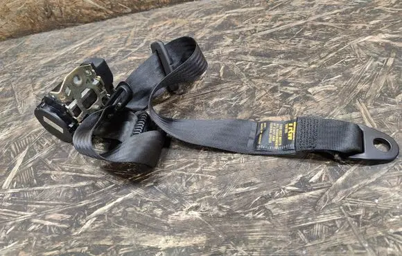Maserati Coupe Rear seatbelt 33023157 33026287A