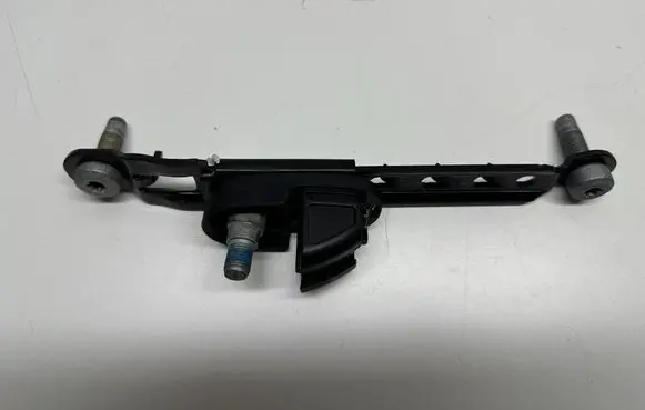 Ram 1500 DT Seat belt adjustment rail 5LA64TX7AB 34199229BGBL 123183R