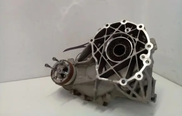 Gearbox transfer box case