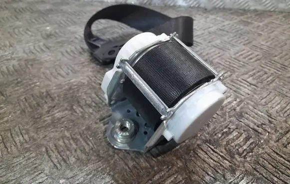 BMW X3 E83 Front seatbelt S1344835701C 08B052CB14107