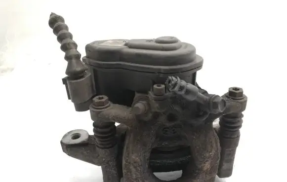 Nissan Qashqai Rear brake caliper