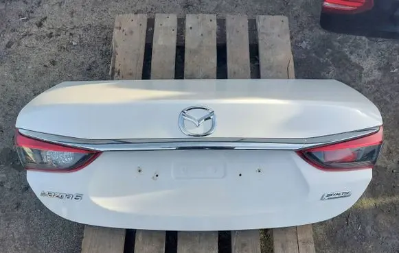 Mazda 6 Truck tailgate 