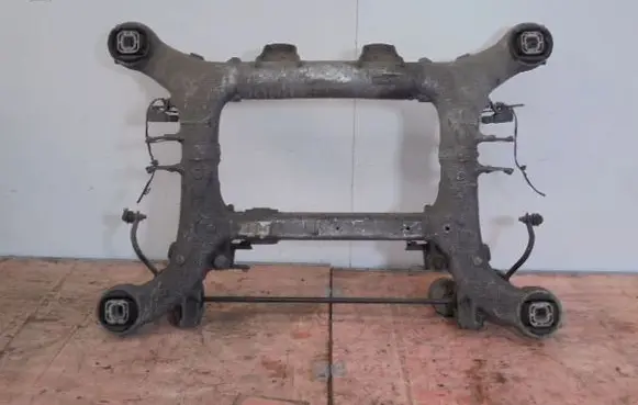 BMW 5 F10 F11 Rear beam 6793802