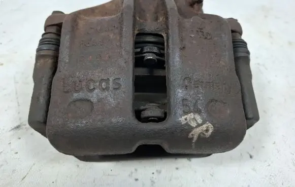 Volkswagen PASSAT B5 Front brake caliper 