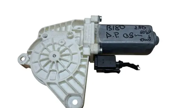 Mercedes-Benz B W245 Front door window regulator motor A1698201642