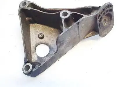 BMW 5 E60 E61 Engine mounting bracket 2211677705301 13807410