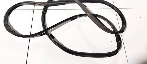 Nissan Micra Rubber seal rear door 