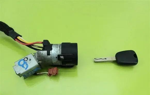 Peugeot 307 Ignition lock 