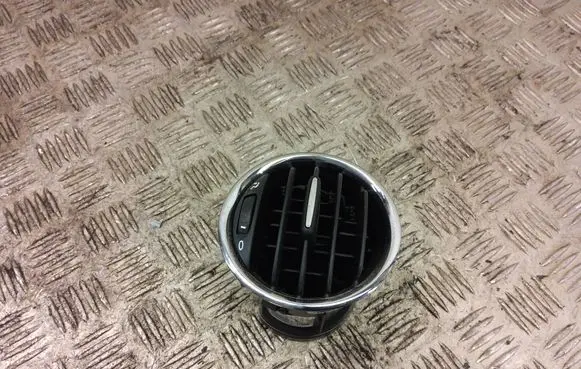 Fiat 500 Dash center air vent grill 735627421