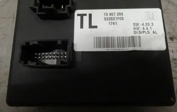 Opel Insignia A Tow bar relay 13407206TL