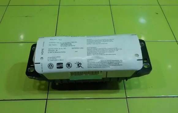 Volkswagen Scirocco Passenger airbag 1K0880204L